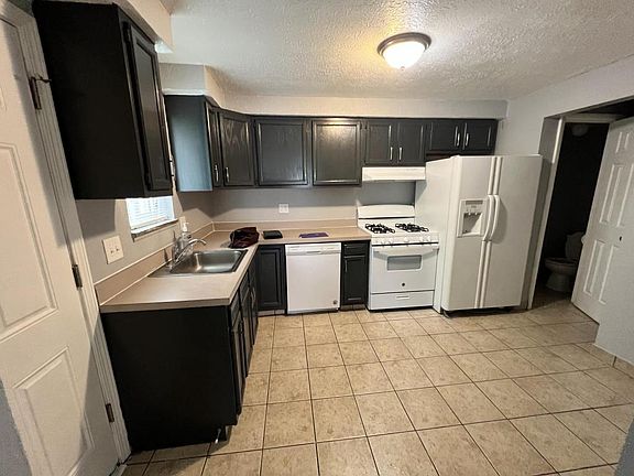 2nd image of 23856 Banbury Cir APT 2