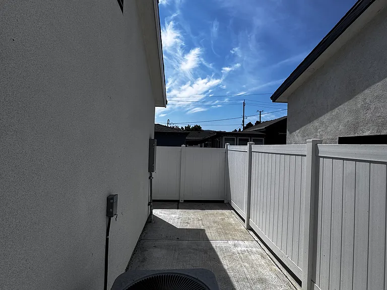 1129 N Catalina St — Photo 12