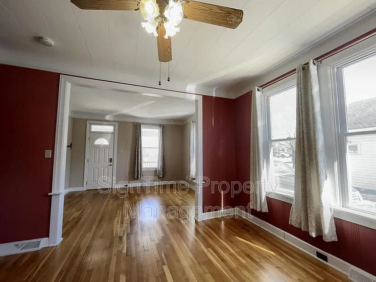 825 Armstrong Ave — Photo 4