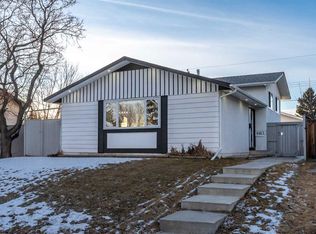 6163 E Penworth Rd SE, Calgary, AB T2A 4J9