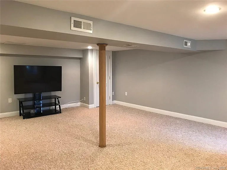 21 Twin Hills Rd — Photo 19