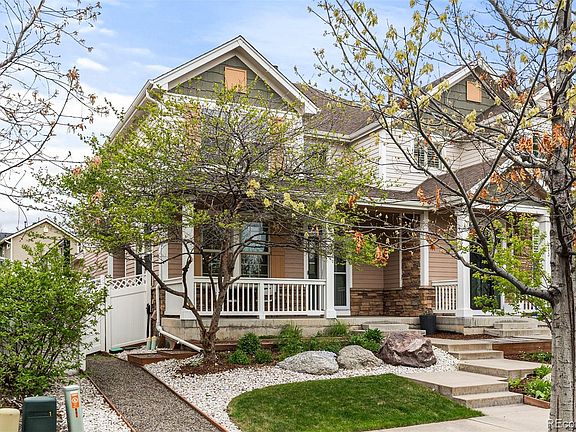 3rd image of 923 Roslyn Court