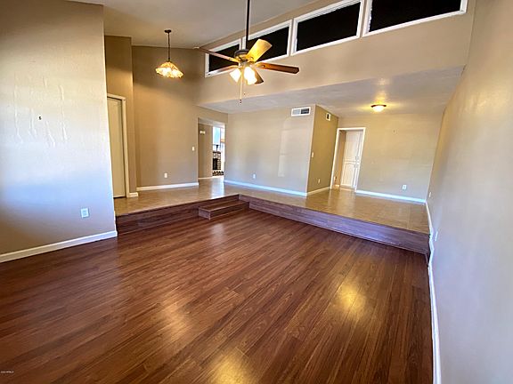 4th image of 1348 S Windsor Cir