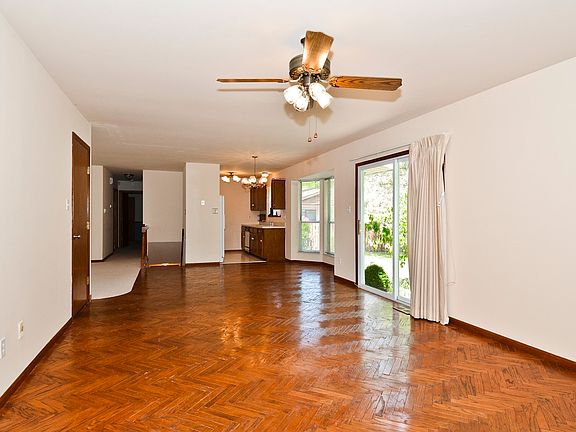 5th image of 4335 Meadowgreen Trails Dr