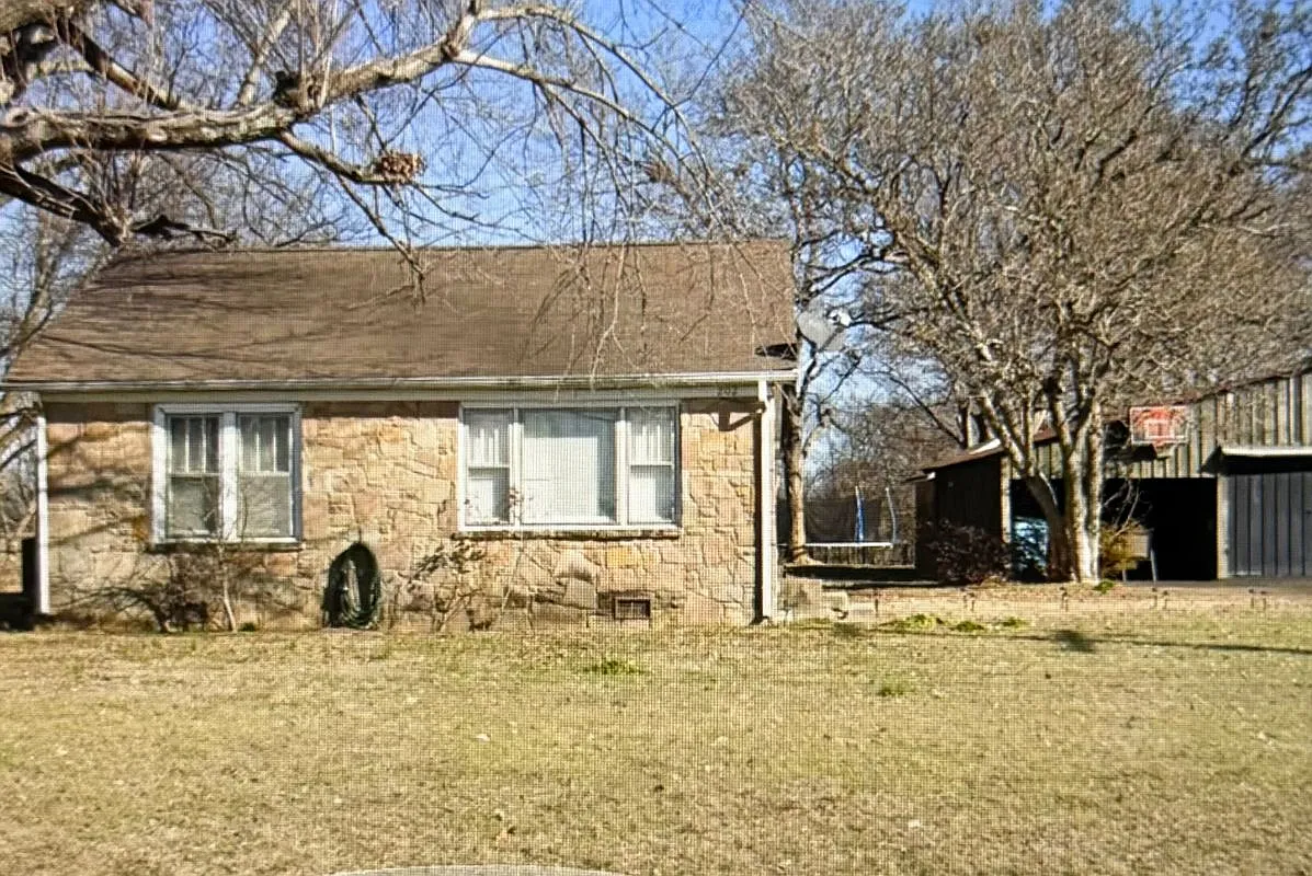 2 bed, 1.5 bath, 1457 sqft, $1,000 — Photo 2