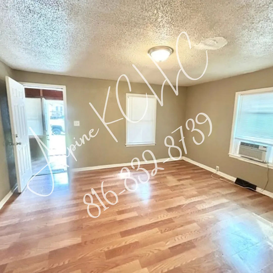 3 bed, 1092 sqft, $895 — Photo 2