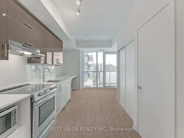 188 Fairview Mall Dr #703, Toronto, ON M2J 2Z3