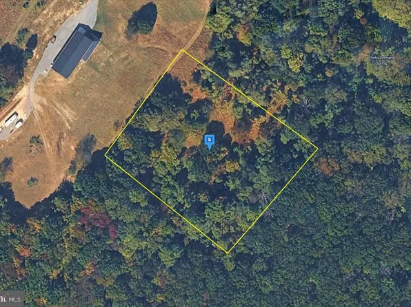 685 Apple Tree Dr, Ridgeley, WV 26753