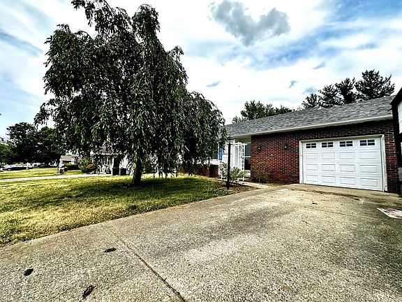 4th image of 110 Copperfield Dr