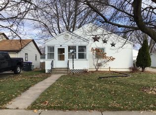 906 Sherry St, Neenah, WI 54956