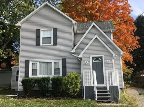 3575 Townwood Rd, Ellwood City, PA 16117