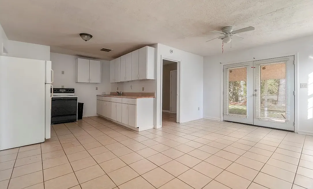 4 bed, 2.0 bath, 1444 sqft, $1,750 — Photo 3