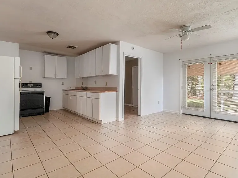 6458 Pinebrook Dr — Photo 4