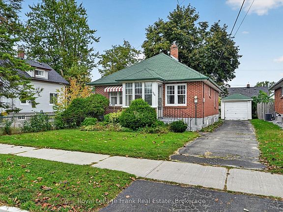 3rd image of 466 Edison Ave