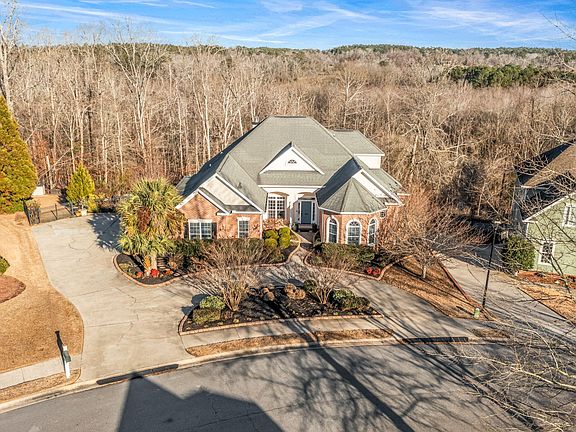 3rd image of 996 Woody Hill Circle