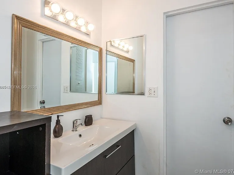 7545 E Treasure Dr #2H — Photo 19