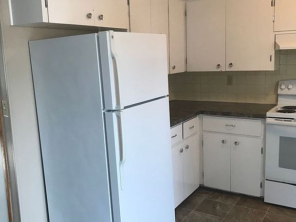 5th image of 205 W Selah Ave APT D
