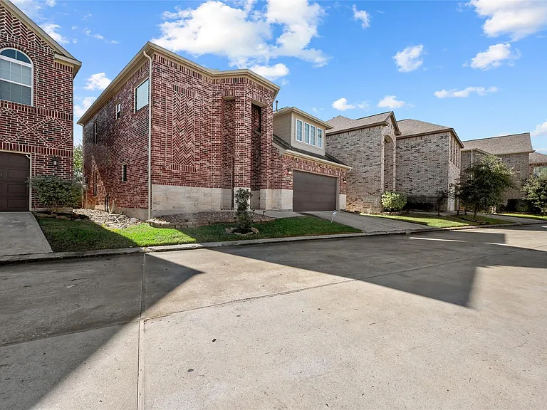 14603 Sanour Dr — Photo 2