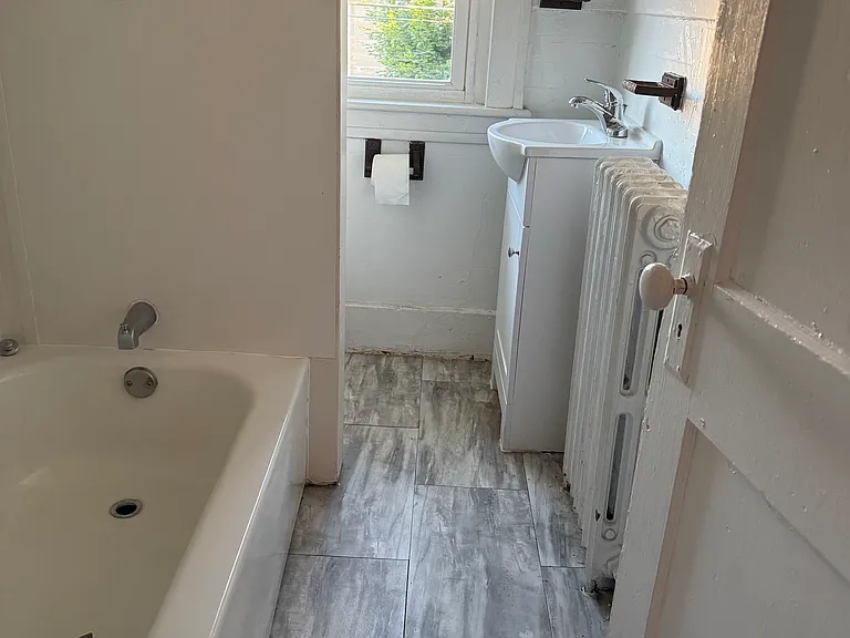 413 Cypress Ave #413 — Photo 3