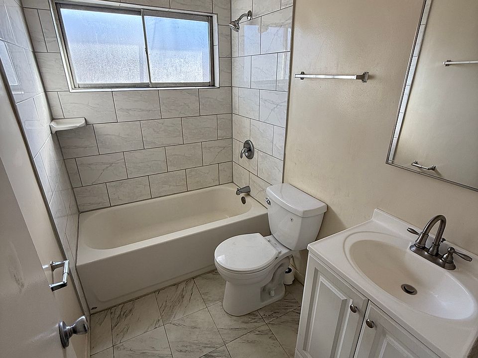 1st image of 2243 Grand Ave #1/2