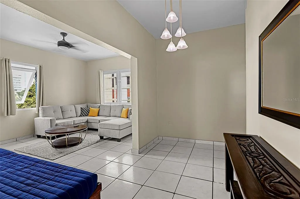 3 bed, 2.0 bath, 1600 sqft, $4,000 — Photo 2