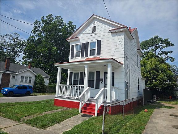 2nd image of 1232 Stewart St