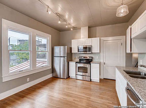 5th image of 1530 N Alamo St APT 2
