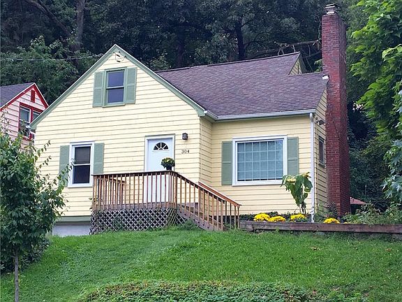 2nd image of 304 Greenwood Pl