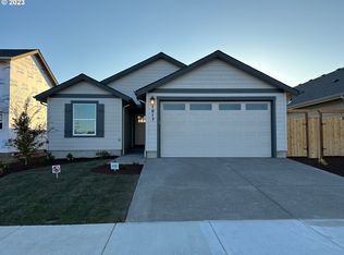 1817 SE Blueberry St #33, Dallas, OR 97338