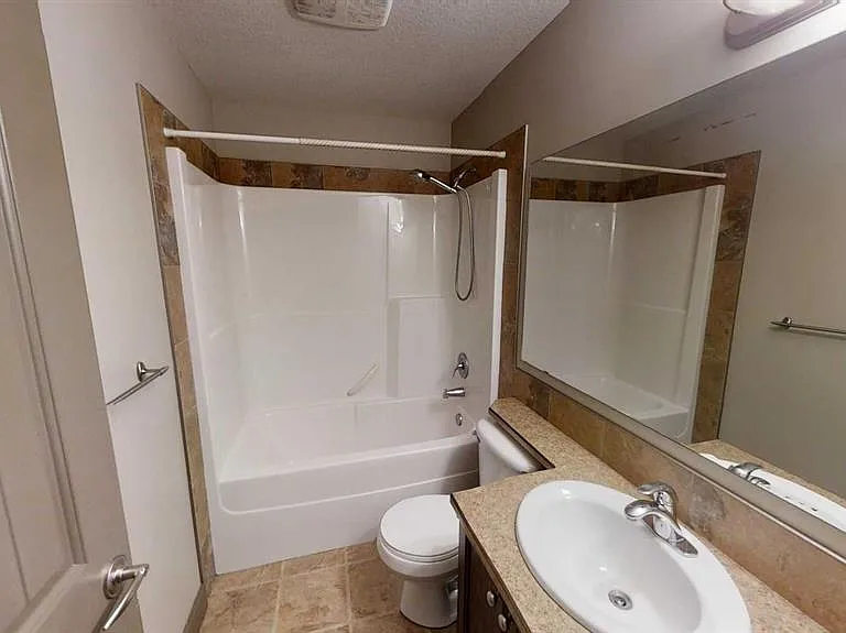 11246 A 75a Ave #A — Photo 9