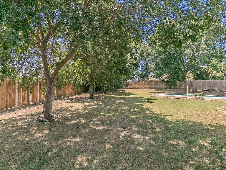 2 Edgemere Ct — Photo 36