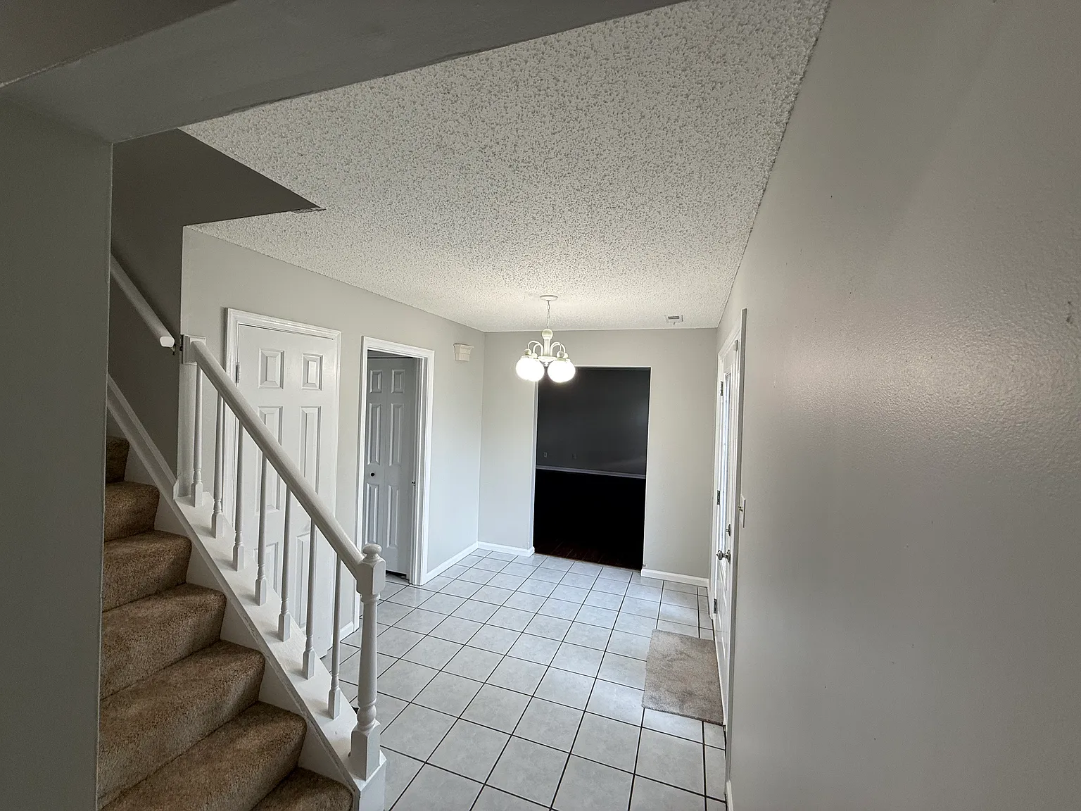 3 bed, 2.5 bath, 2196 sqft, $2,600 — Photo 4