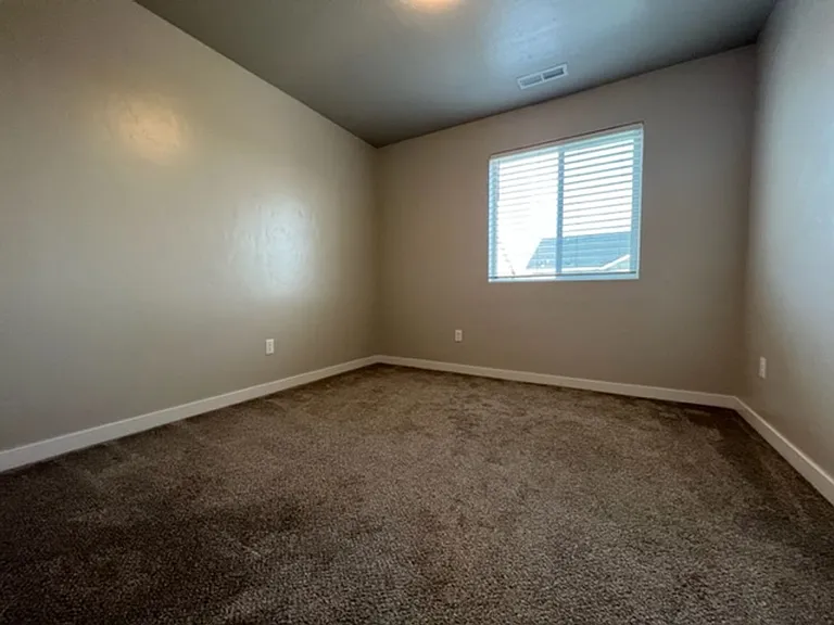 128 N Sevenoaks Ave — Photo 11