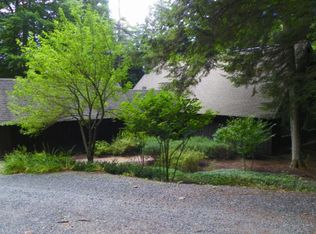 771 Marsh Family Rd, Hartford, VT 05047