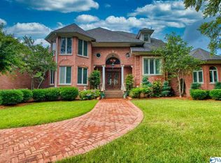 1501 Signal Point Rd, Guntersville, AL 35976