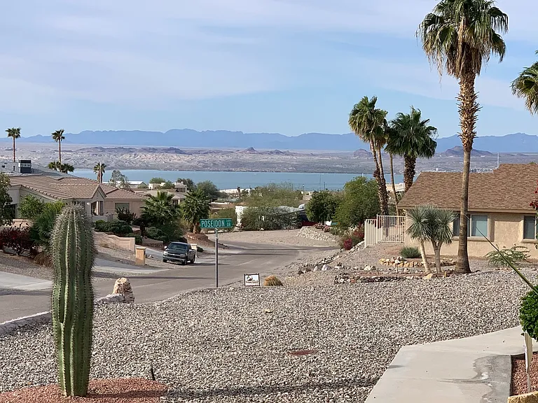 2663 Cliffwood Dr — Photo 2