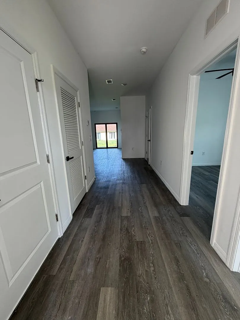 3 bed, 2.0 bath, $1,495 — Photo 2
