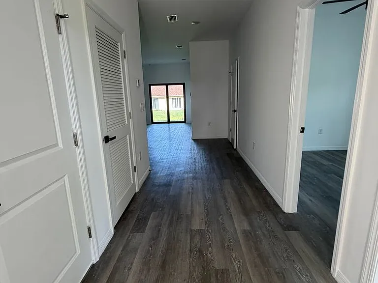 2122 Armour Rd #2122 — Photo 2