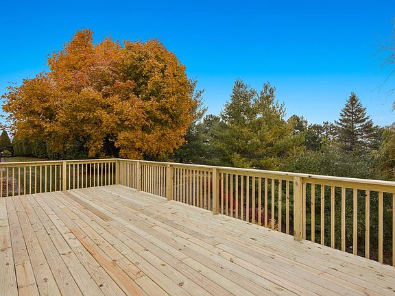 2nd image of 3702 Creekside Dr