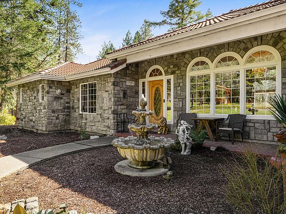 3rd image of 313 Eagle Ridge Dr