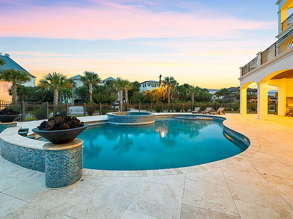 5th image of 106 Beach Dr E