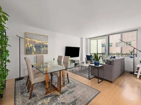 50 Lexington Avenue image 1 of 8