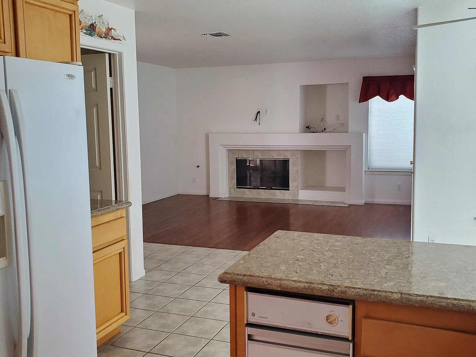 4 bed, 2170 sqft, $5,100 — Photo 4