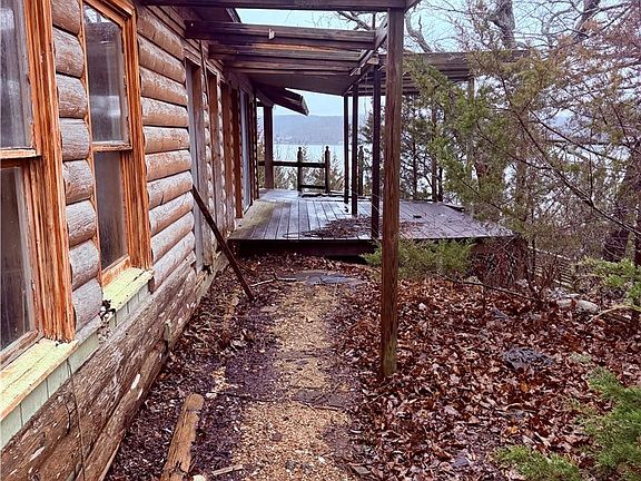 3rd image of 3955 Woodson Point Rd