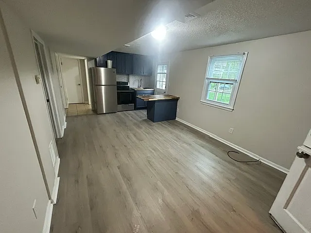 1147 S Curtis St — Photo 6