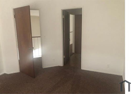5th image of 687 Woodcrest Dr #B