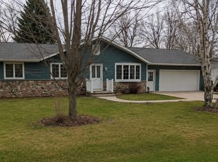 861 Carole Ln, Fond Du Lac, WI 54935