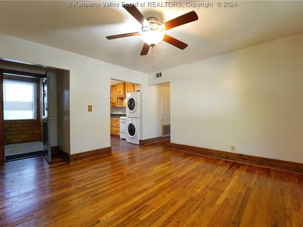 371 Kenna Drive, South Charleston, WV 25309