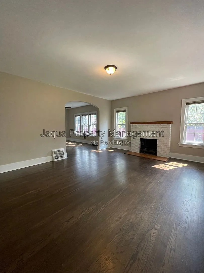 4 bed, 1.5 bath, 1850 sqft, $1,750 — Photo 4