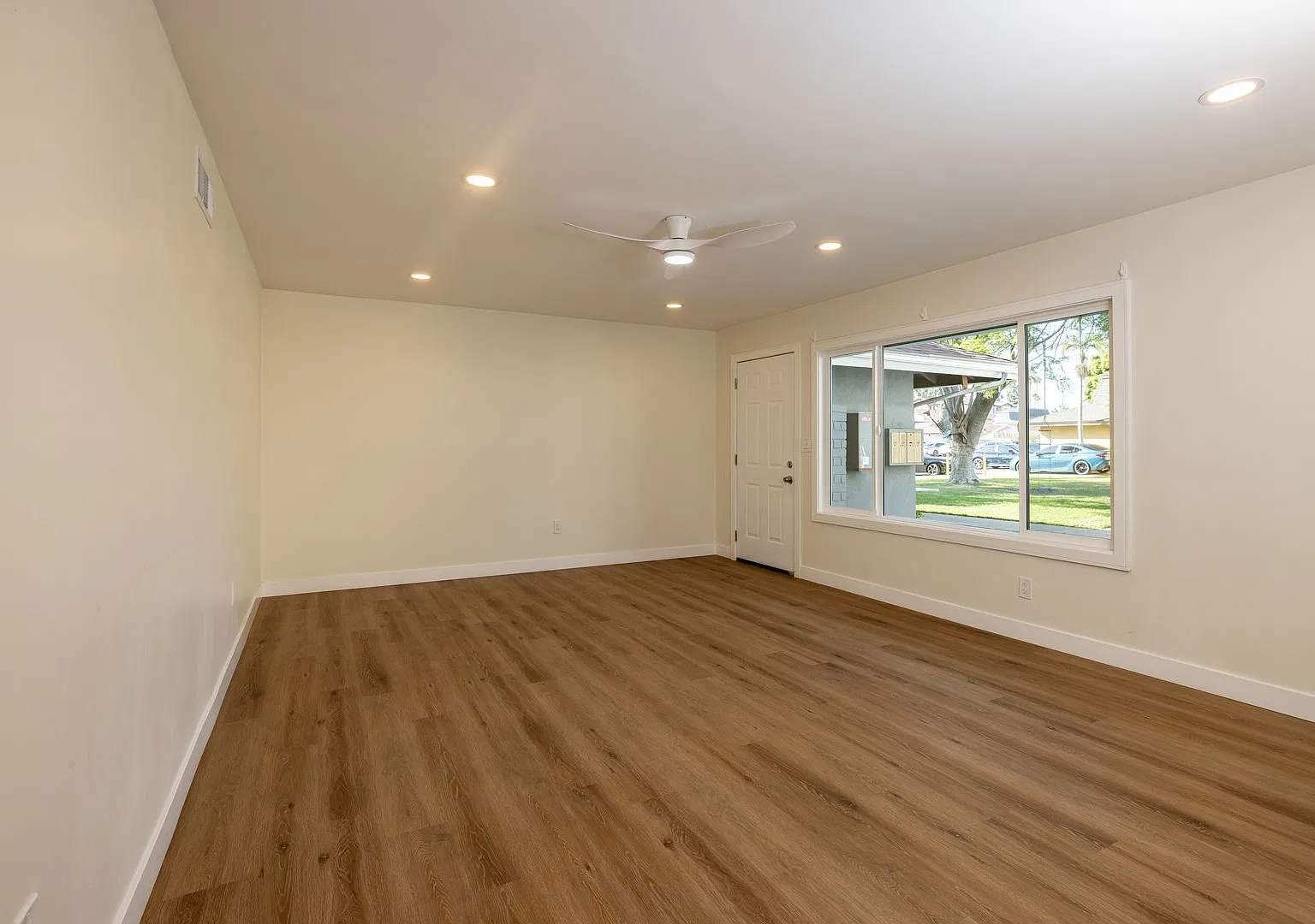 14691 Carfax Dr — Photo 4